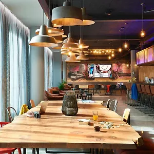 Hotel Moxy